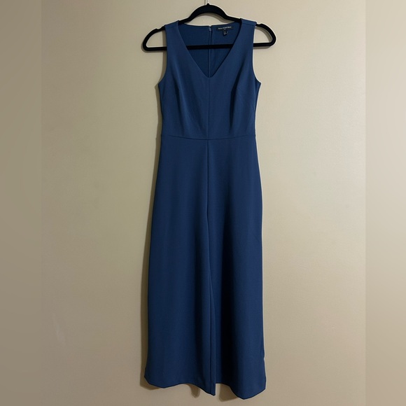 Banana Republic Pants - Banana Republic Sleeveless V-Neck Maxi Dress in Navy